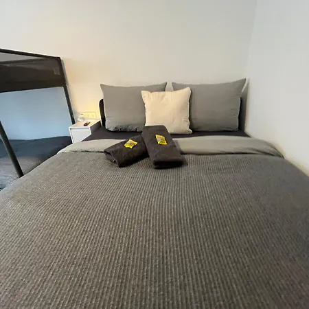 Hub 26 - Mit Balkon - Coffee For Free -