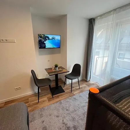 Hub 26 - Mit Balkon - Coffee For Free - אכסניה