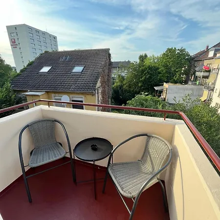 Hub 26 - Mit Balkon - Coffee For Free -