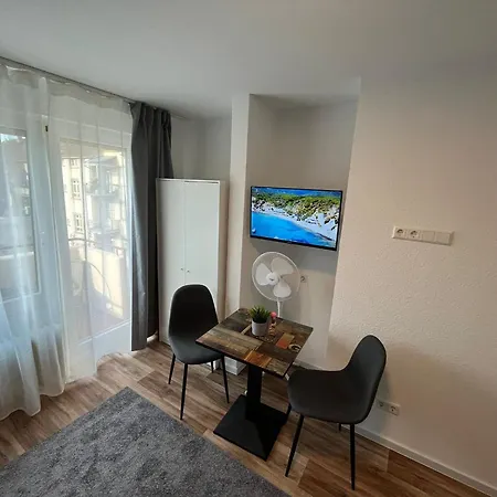 Albergue Hub 26 - Mit Balkon - Coffee For Free -